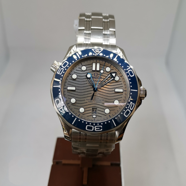 Omega Seamaster Grey-wave