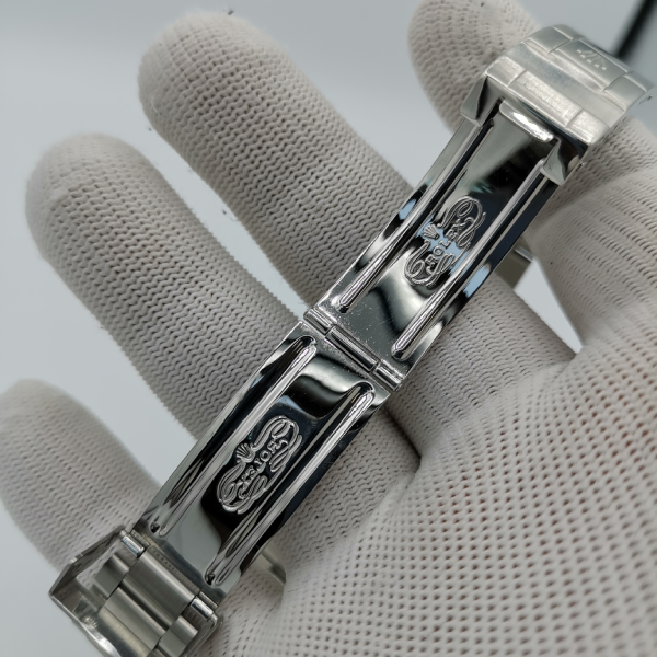 Rolex Submariner 16610LV - Image 4
